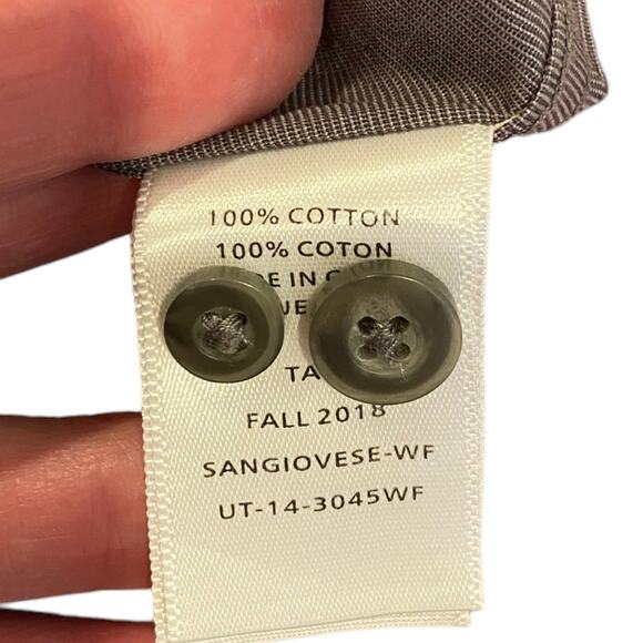 UNTUCKit Men's Wrinkle-Free Sangiovese Long Sleeve Gray Button Down Shirt Medium - Picture 7 of 9